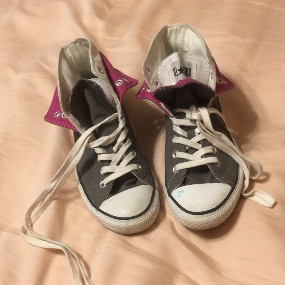 Grey converse